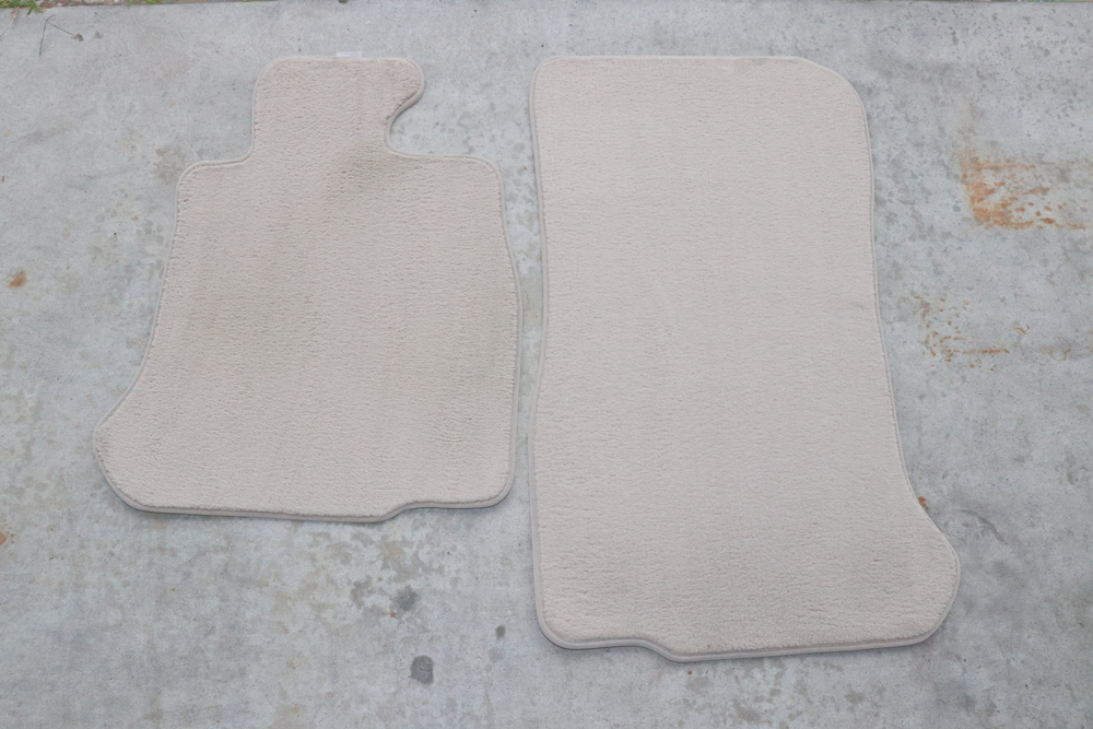 きれいな自動車マット