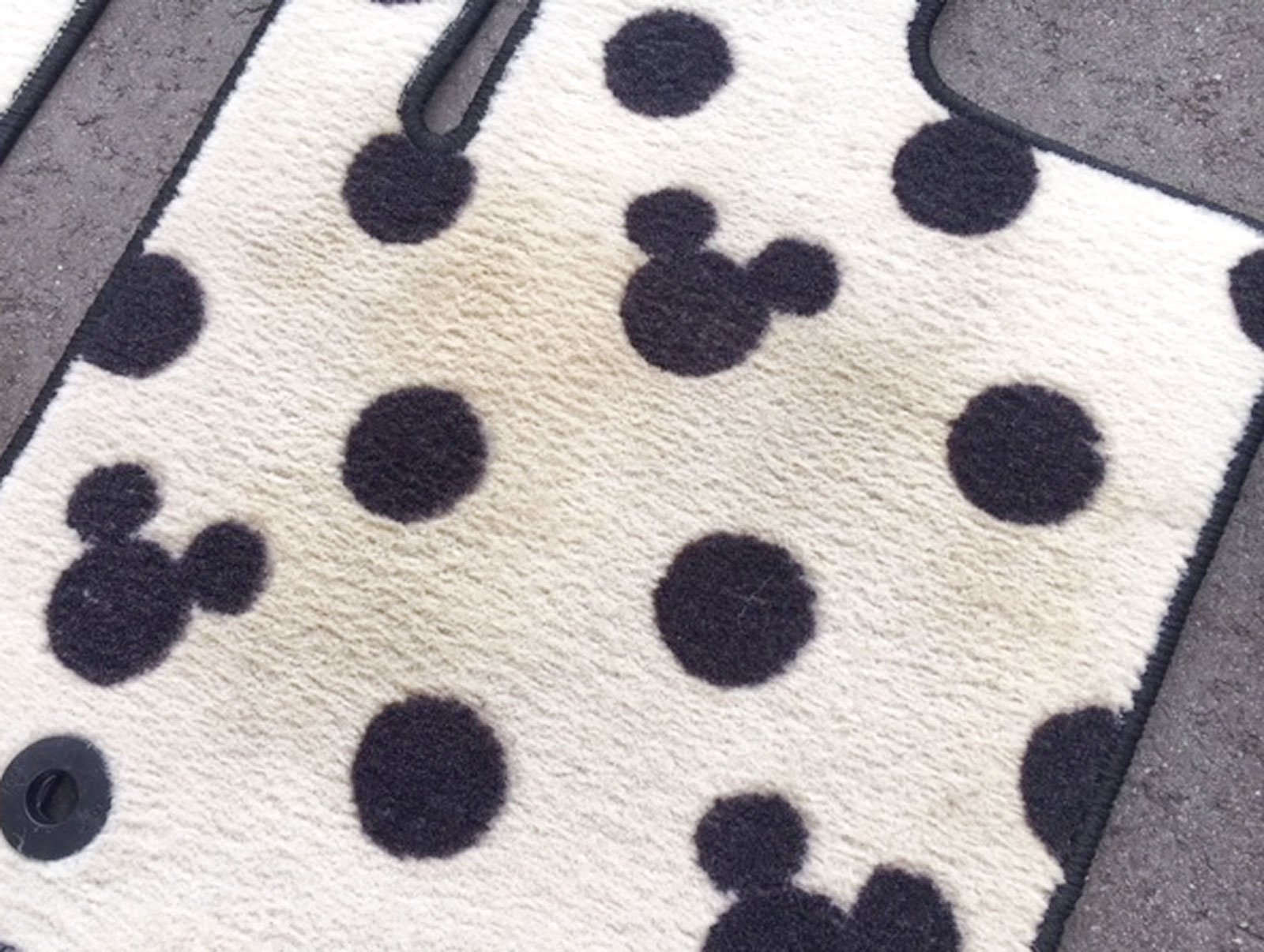 きれいな自動車マット